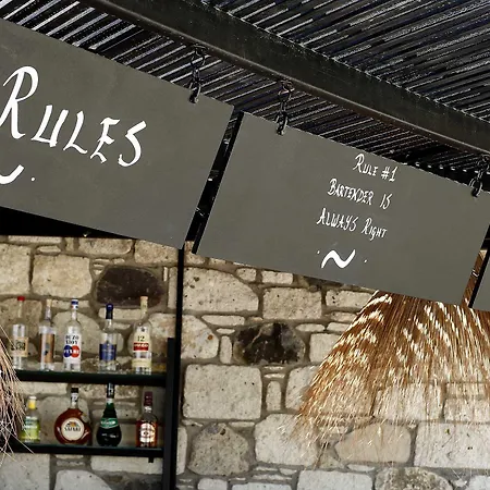 מלון Port Ladera - Adult Only אלאקאטי