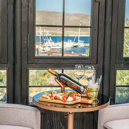 Port Ladera - Adult Only